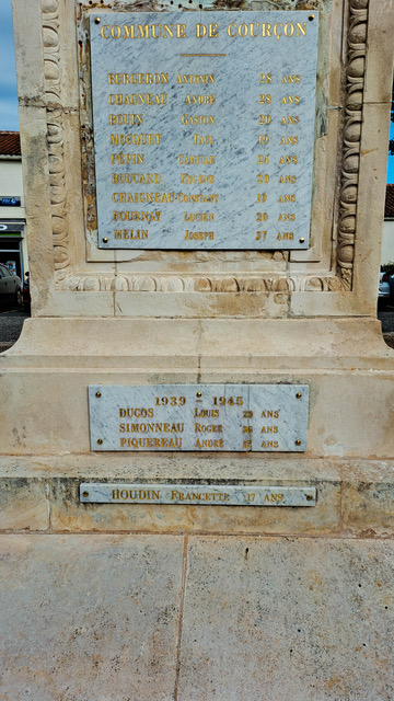 Monument aux Morts de Courçon